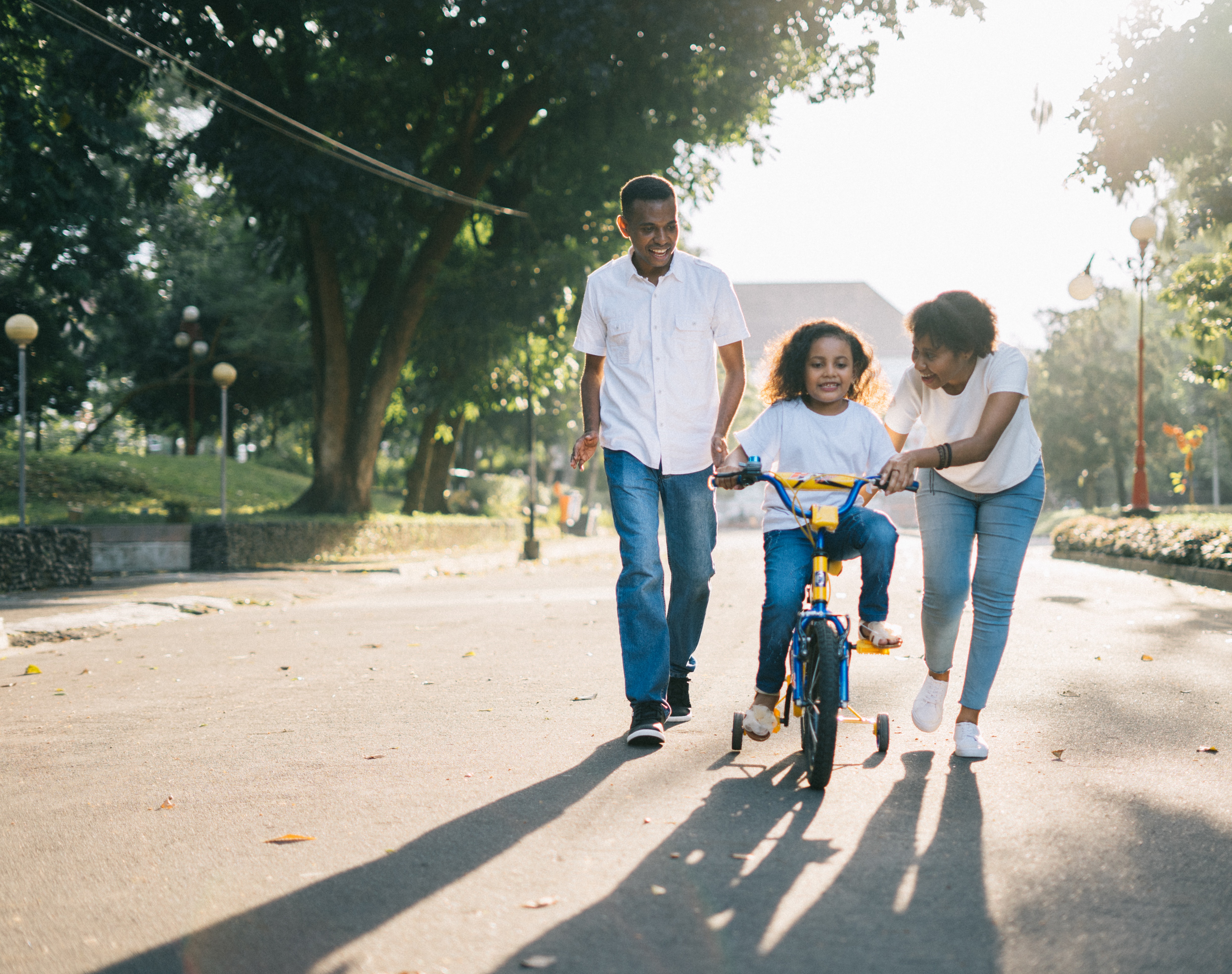 child-couple-cyclist-1128318 (1) (1)